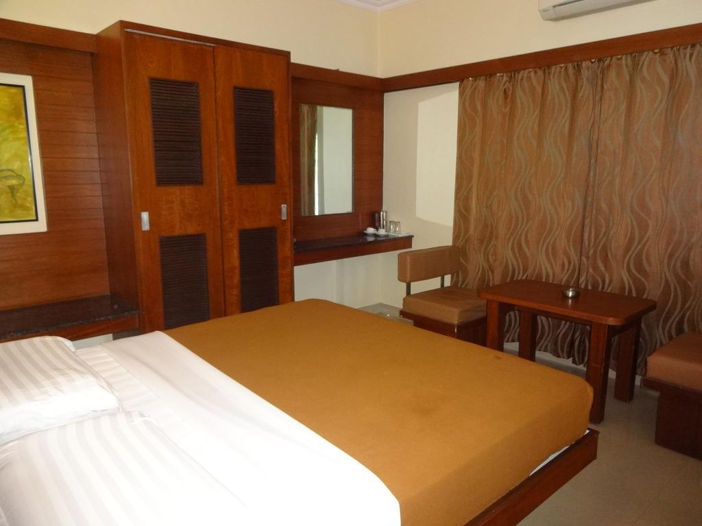 Hotel Sheetal Residency à Bangalore Extérieur photo