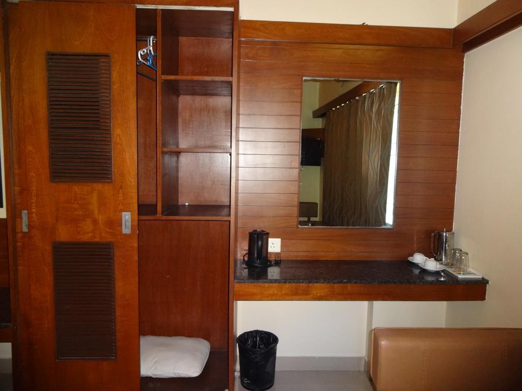 Hotel Sheetal Residency à Bangalore Extérieur photo