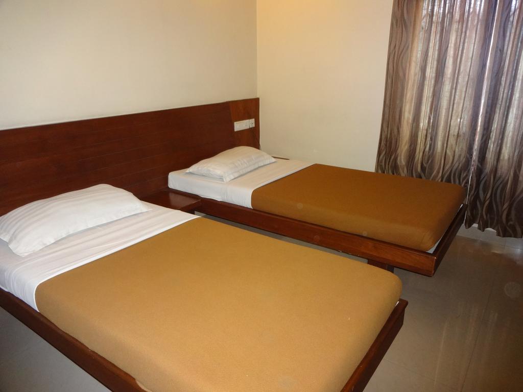 Hotel Sheetal Residency à Bangalore Extérieur photo