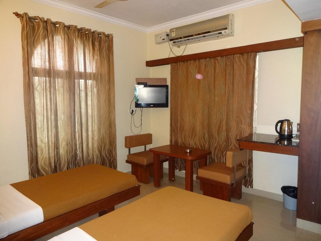 Hotel Sheetal Residency à Bangalore Extérieur photo