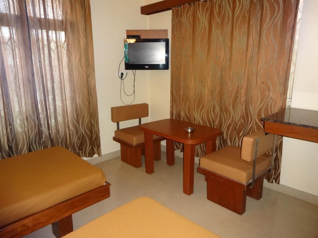 Hotel Sheetal Residency à Bangalore Extérieur photo