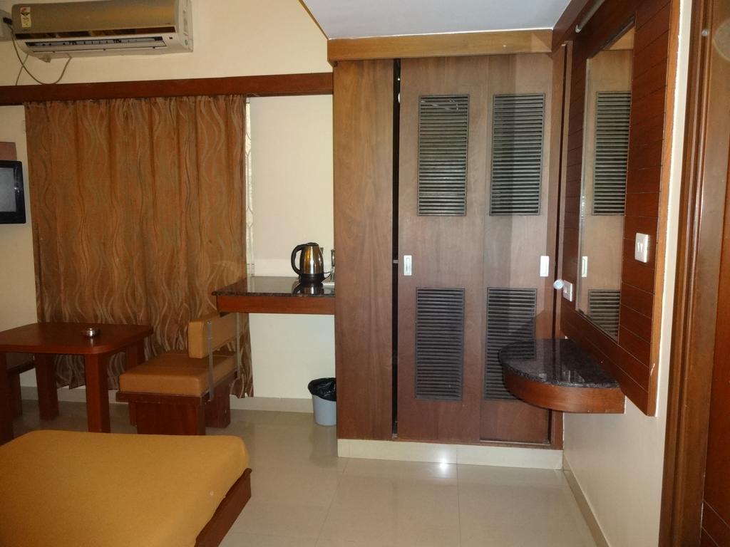 Hotel Sheetal Residency à Bangalore Extérieur photo