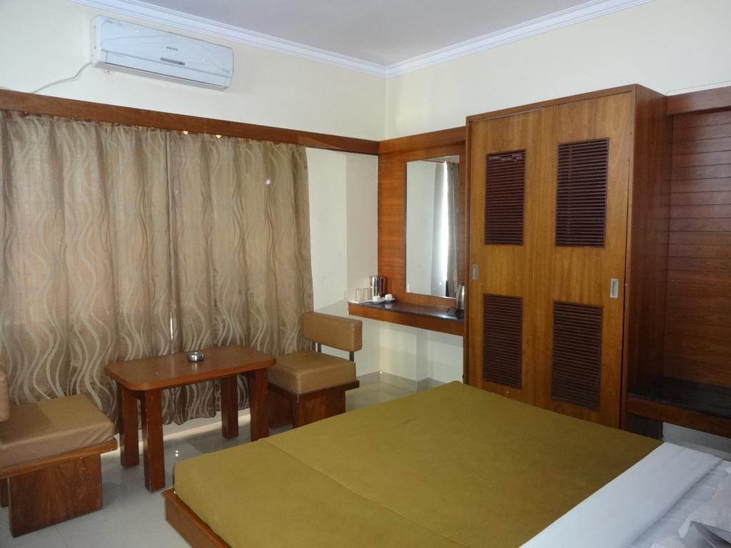 Hotel Sheetal Residency à Bangalore Extérieur photo