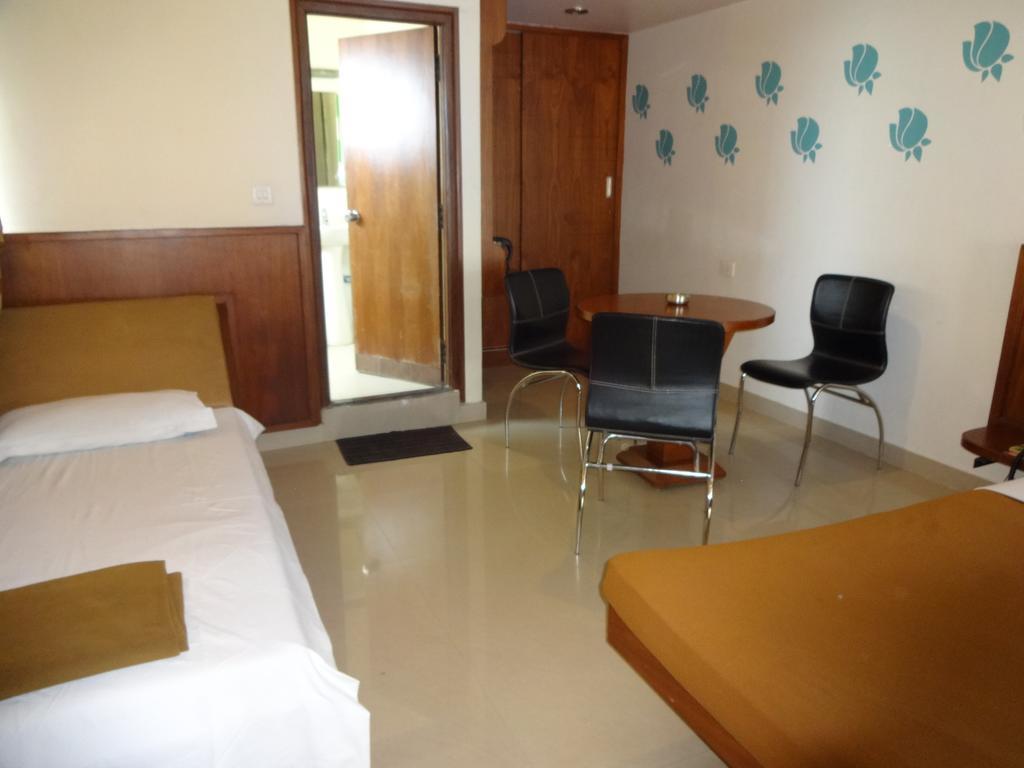 Hotel Sheetal Residency à Bangalore Extérieur photo